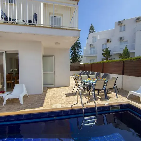 Villa Blue River